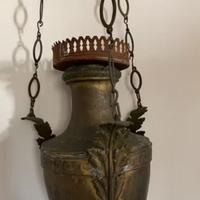 Antico lampadario da soffitto in ottone