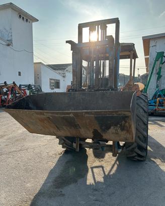 muletto Nobili 320 15 con benna