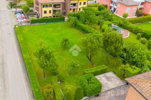 TER. RESIDENZIALE A QUATTRO CASTELLA