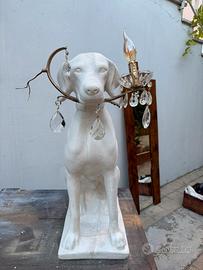 Lampada addentata da cane in cemento pezzo unico