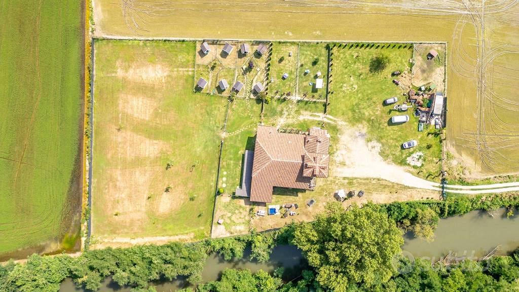 Rustico / Casale di 1240 m² con 4 locali a Novara - Vista 4