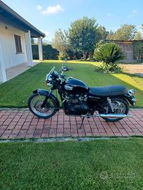 moto Triuumph Boneville 800 