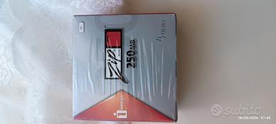 4 DISCHETTI IOMEGA ZIP 250 MB
