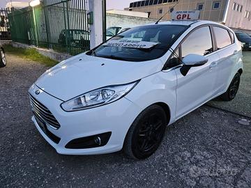 Ford Fiesta 1.4 5p. Titanium GPL Casa Madre