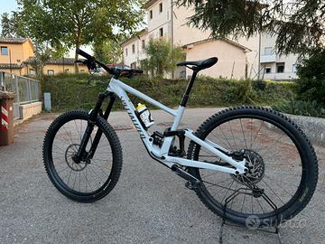 Specialized Enduro usata 10 volte
