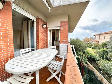 V40 trilocale vista mare zona pratoranieri