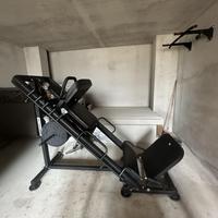 Macchina palestra pressa gambe inclinata