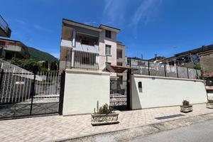 4 LOCALI A BARONISSI