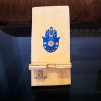 Porta-cellulare in legno con Mano di Hamsa 