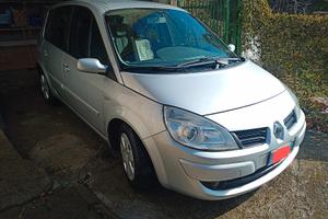 Scenic marciante ma da riparare