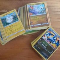 Pokemon GCC: 200 carte, 30 rare ed omaggi