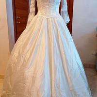 Abito da sposa nuovo, usato solo per esposizione