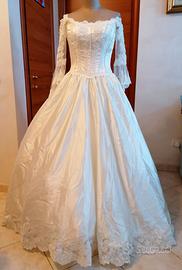 Abito da sposa nuovo, usato solo per esposizione