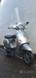 Vespa Piaggio ET4 125
