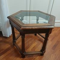 Tavolino da salotto in noce con piano in cristallo