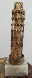 Statuetta Torre Pisa in metallo e marmo 