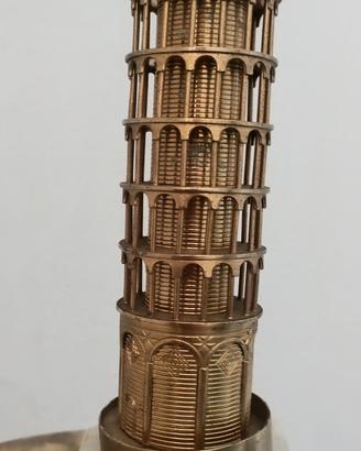 Statuetta Torre Pisa in metallo e marmo 