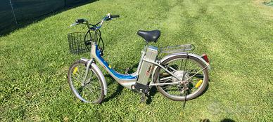 bicicletta elettrica da donna 