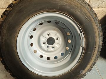 gomme chiodate da neve