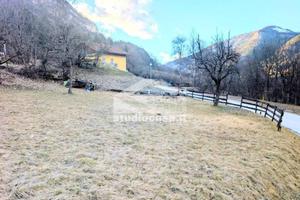 Terreno di 502 m² a Terragnolo