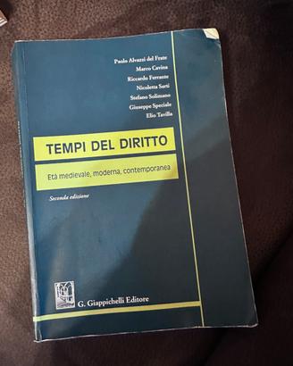 Libro universitario di storia del diritto