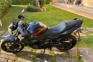 Suzuki GSR 600 – 2006 – Perfetta, pronta all’uso