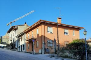 Casa in linea di testa