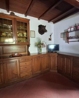 Spaziosa Credenza Angolare in Legno di Castagno co