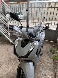 Sh 125  2024  8000 km .2.700