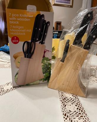 SET COLTELLI CON CEPPO NUOVI