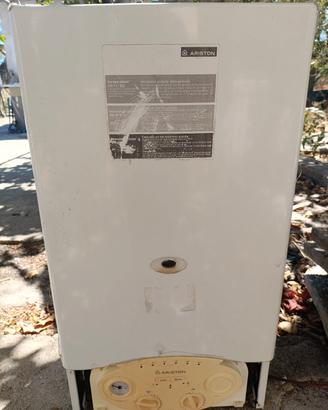 Caldaia Ariston Egis 24FF + Mobiletto