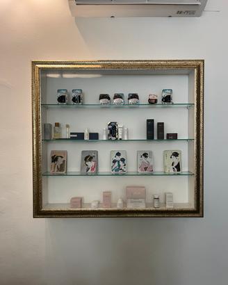Cornice ad espositore