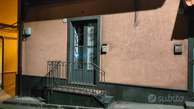 Bottega/ casa semi-indipendente