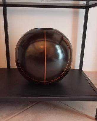 Vaso etnico in ebano 