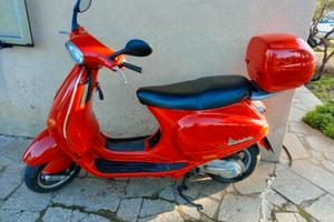 Vespa 125 et4