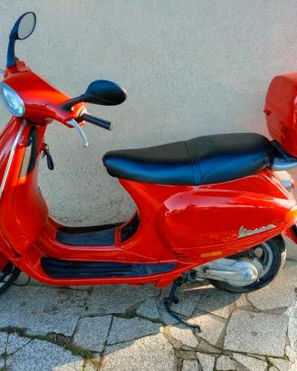 Vespa 125 et4