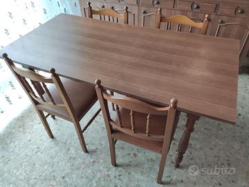Tavolo con 4 sedie