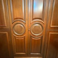 Armadio in legno massello