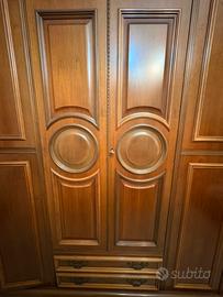 Armadio in legno massello