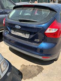 Ford Focus anno 2012. SOLO PEZZI DI RICAMBIO
