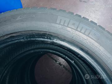 4 pneumatici Momo r17