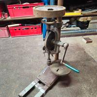 Antico Trapano Manuale a Colonna