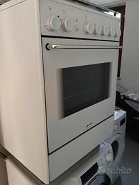 Fornello a gas con forno statico