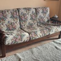 Divano tre posti e due poltrone