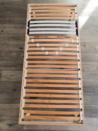 Rete singola in legno a doghe e materasso memory