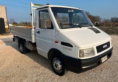 Iveco Daily 35.8 ribaltabile trilaterale 