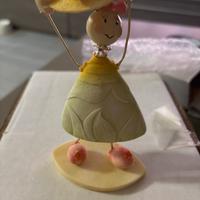 35bambolina con cappellino stock