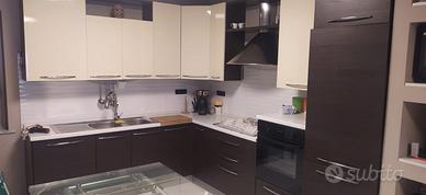 cucina e  parete soggiorno