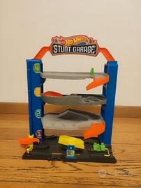 Stunt Garage Hot Wheels