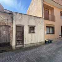 Rudere in zona Massa Santa Lucia